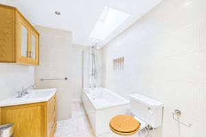 Main bathroom - click for photo gallery